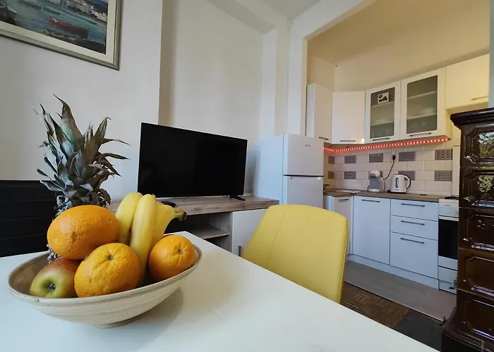 Bobo 2 One Bedroom Apartment