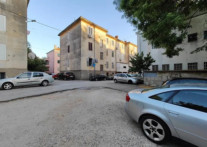 Bobo 2 One Bedroom Apartment