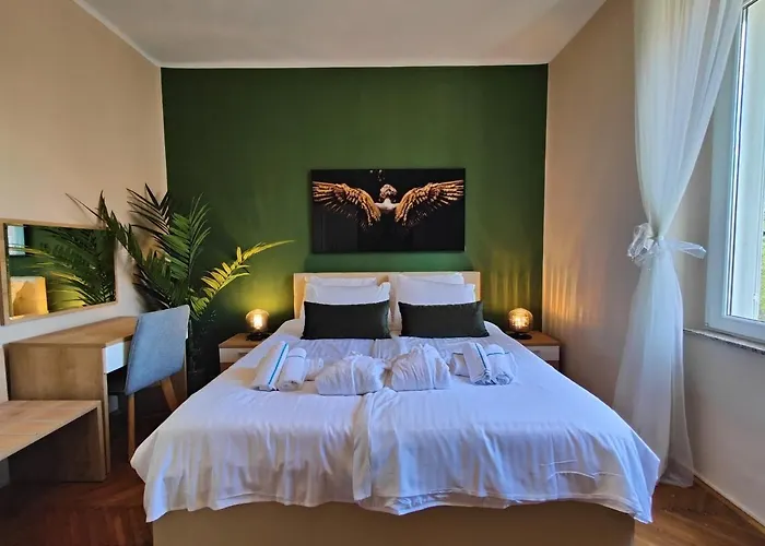 Bobo 2 One Bedroom Apartment