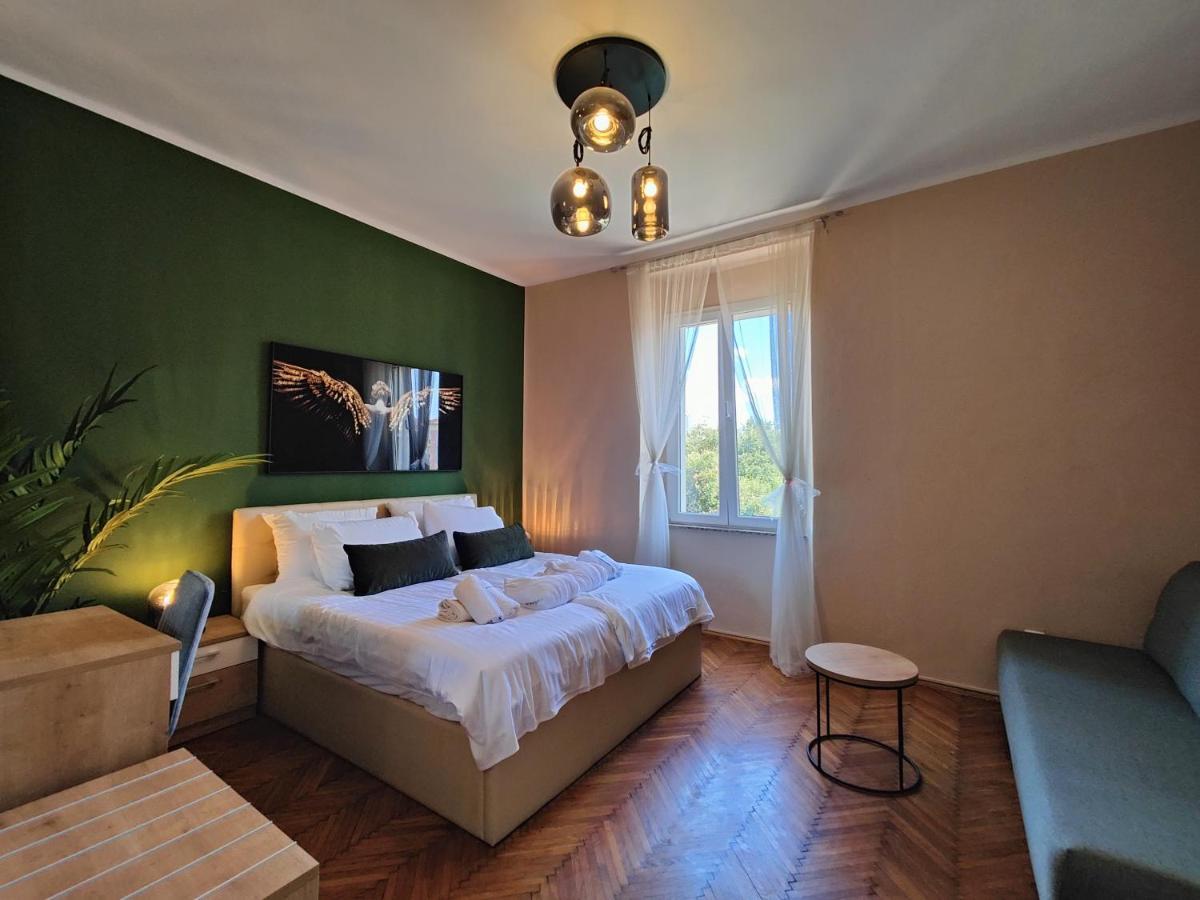 Bobo 2 One Bedroom Apartment